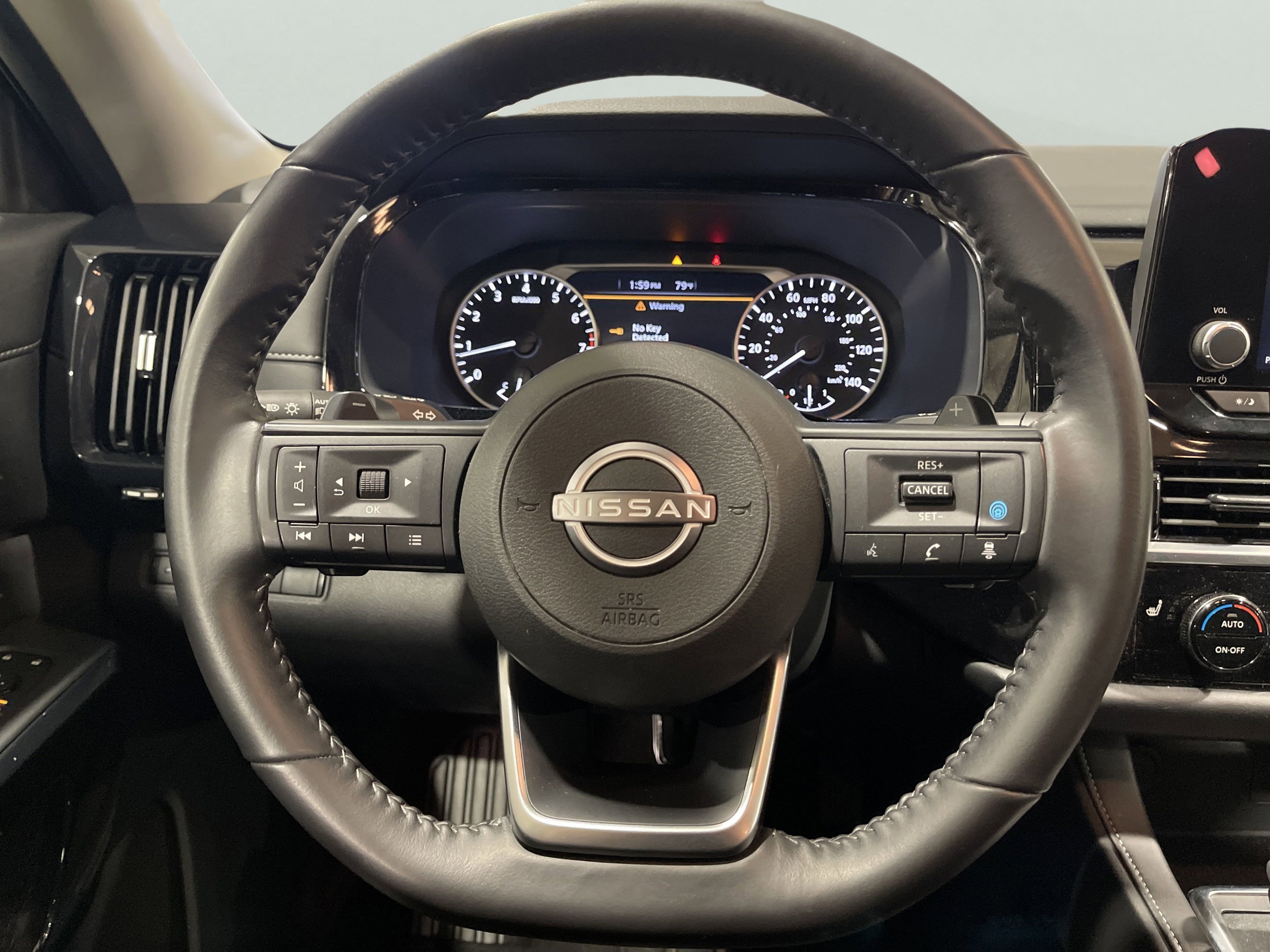 2025 Nissan Pathfinder SV - Photo 14