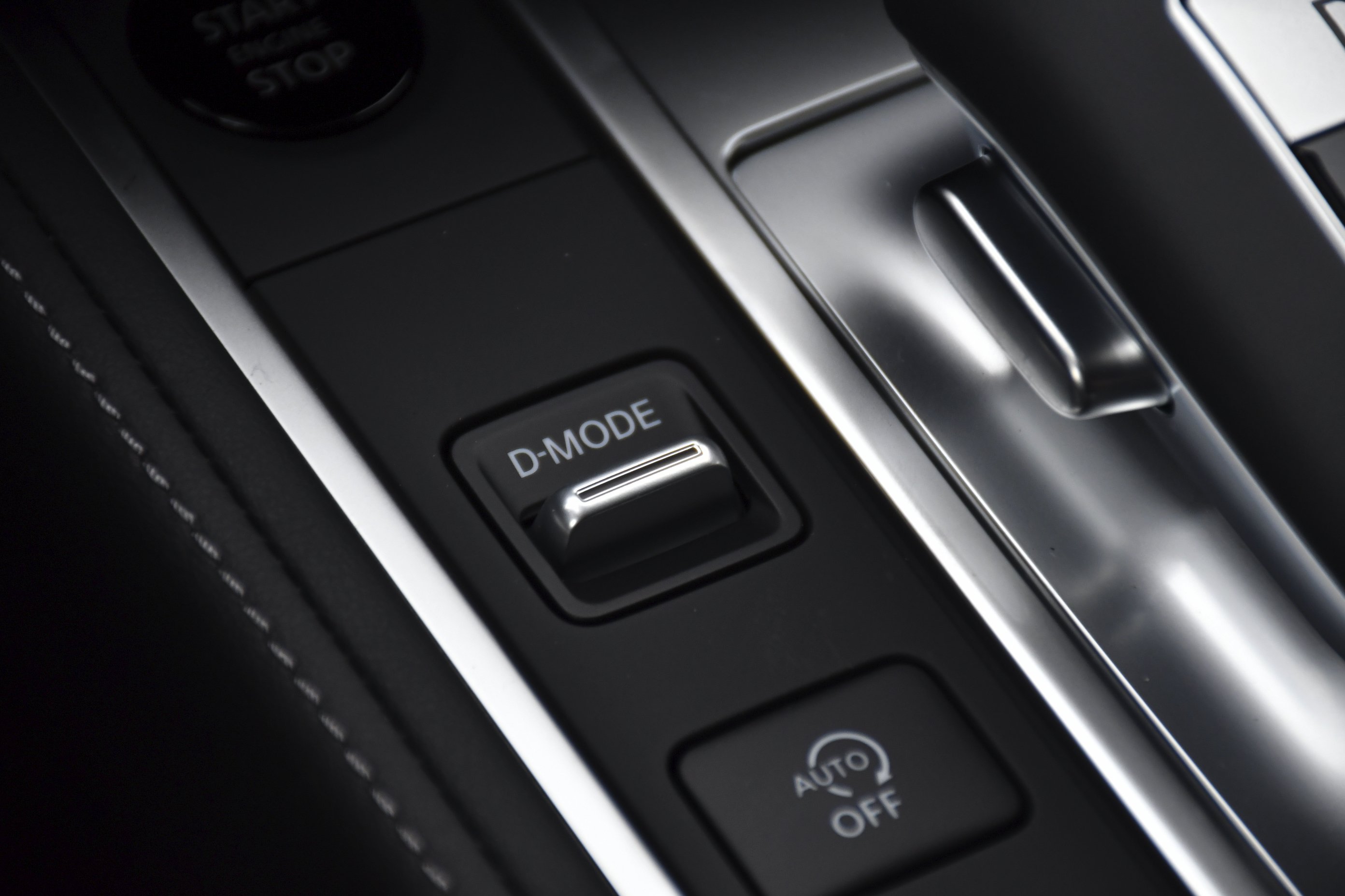 New 2027 HARBOR GRAY INFINITI Luxe FWD image 16