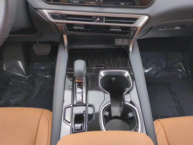 Certified Used 2025  Lexus 350 image 18