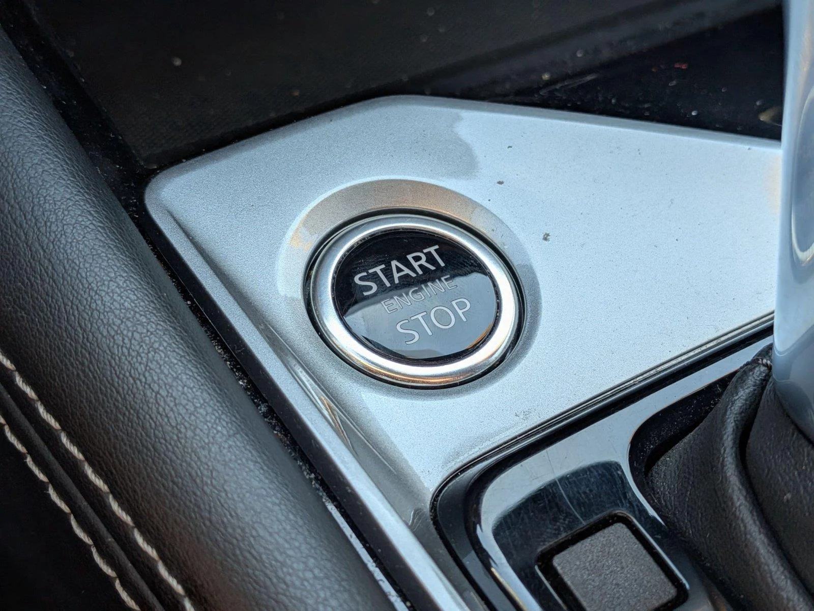 Used 2023 Brilliant Silver Metallic Nissan 2.5 SV image 16