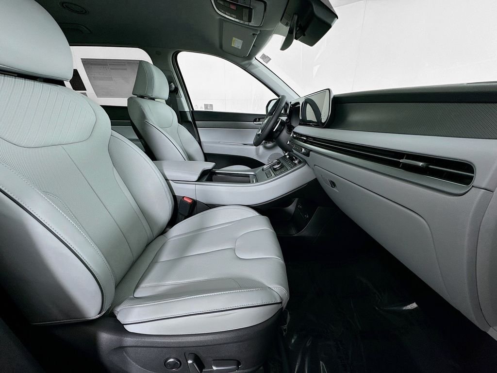 Certified Used 2025 Silver Hyundai SEL image 10