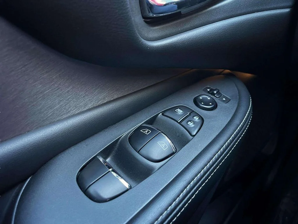 Used 2021 Magnetic Black Pearl Nissan SL image 22