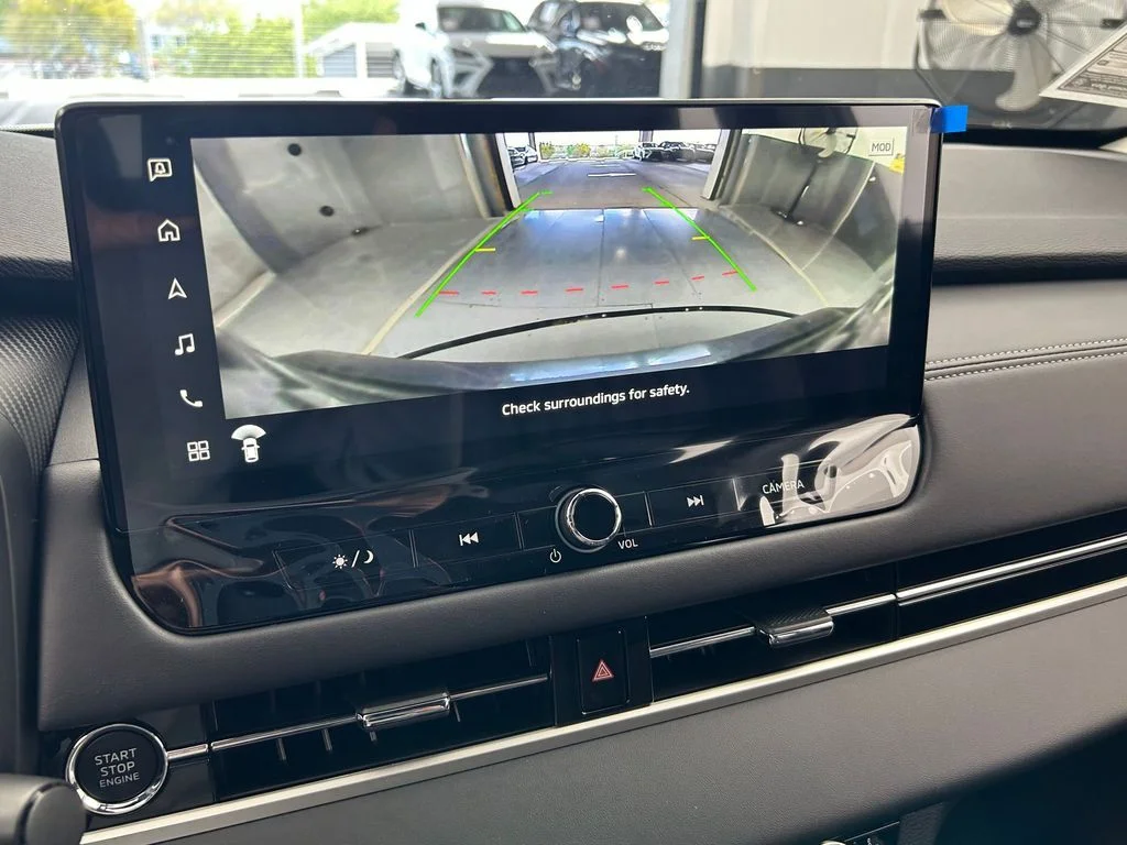 New 2026 Gray Mitsubishi SEL image 21