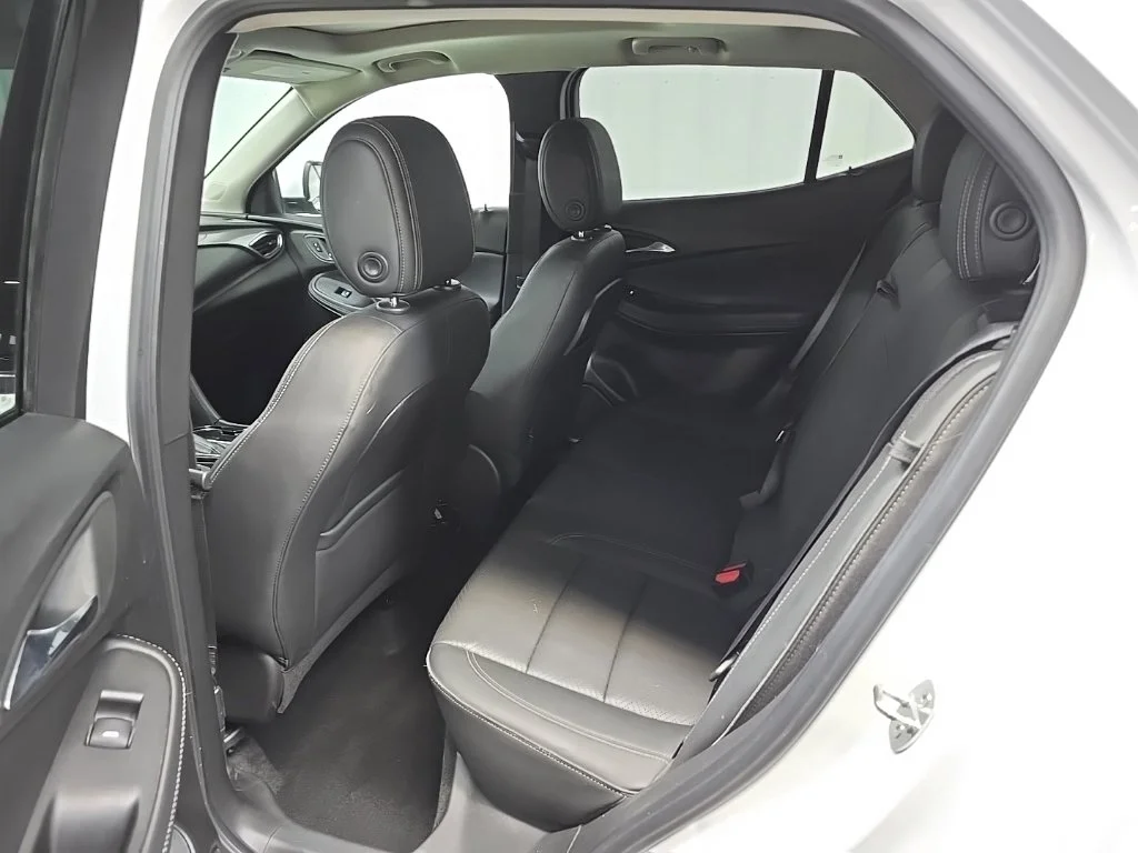 Used 2022 White Buick Essence image 31