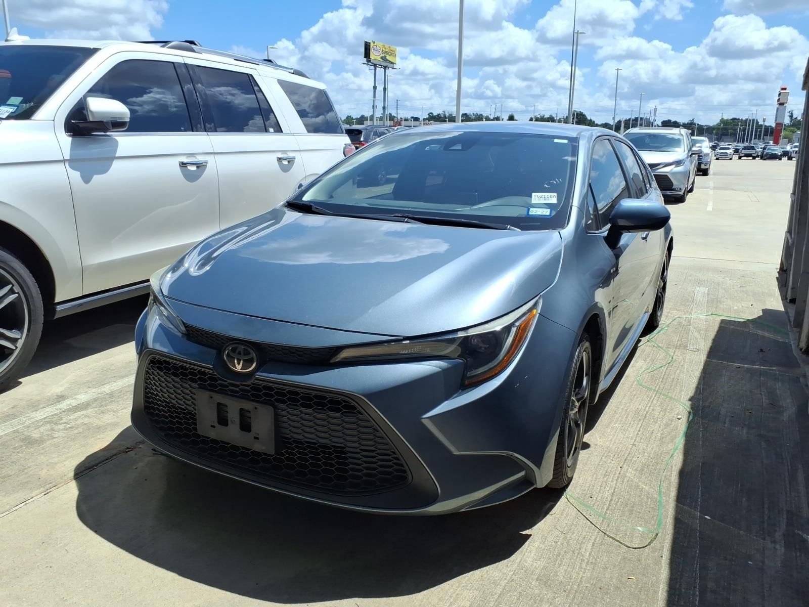 Used 2020 Celestite Toyota LE image 4