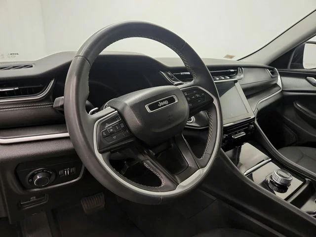 Used 2024 Black Jeep Laredo image 18