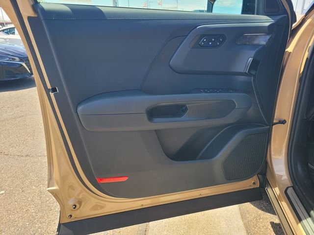 Used 2027 Brown Kia X-Pro SX-Prestige image 18