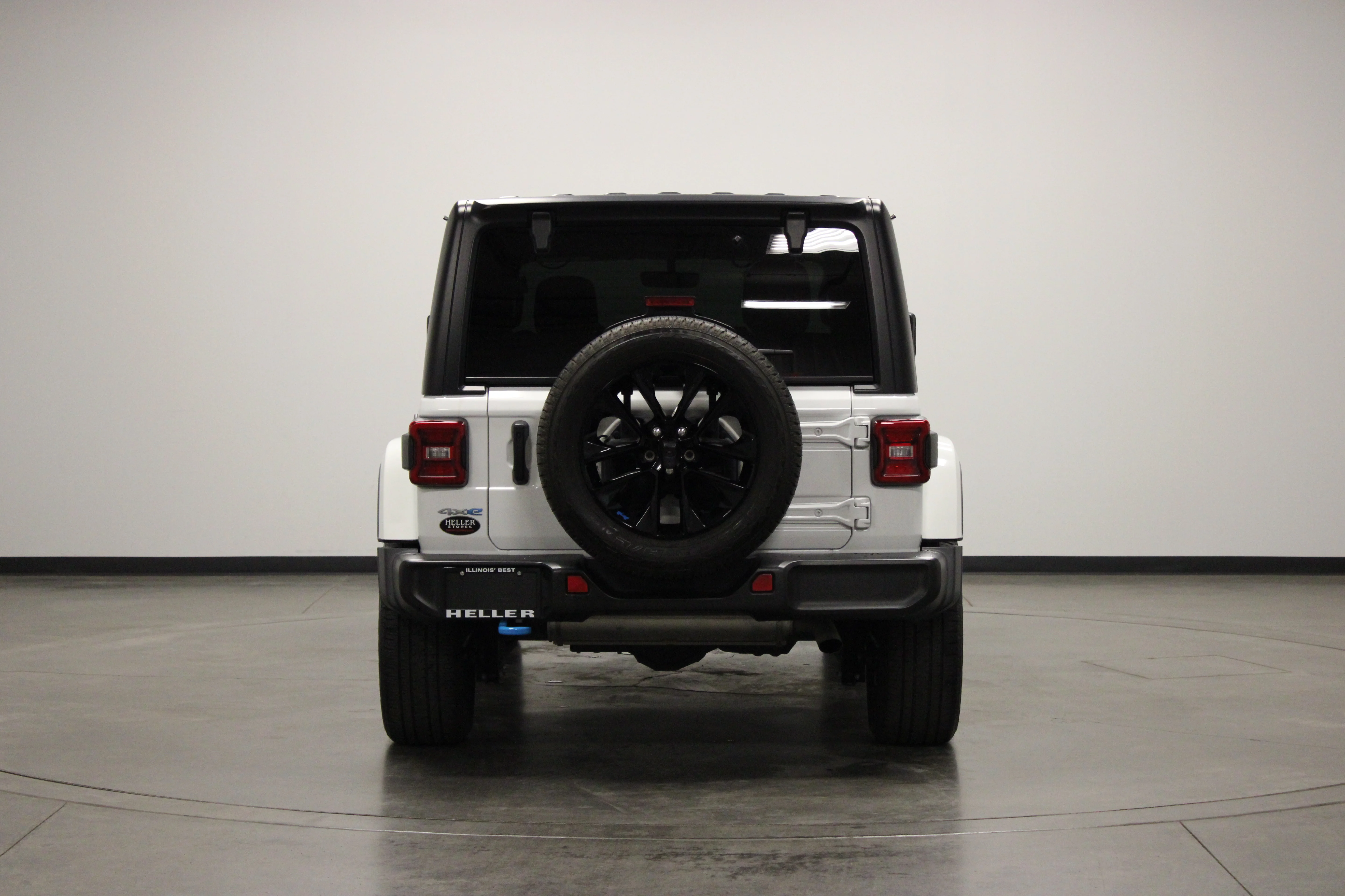 Used 2023 Bright White Clearcoat Jeep Sahara image 7