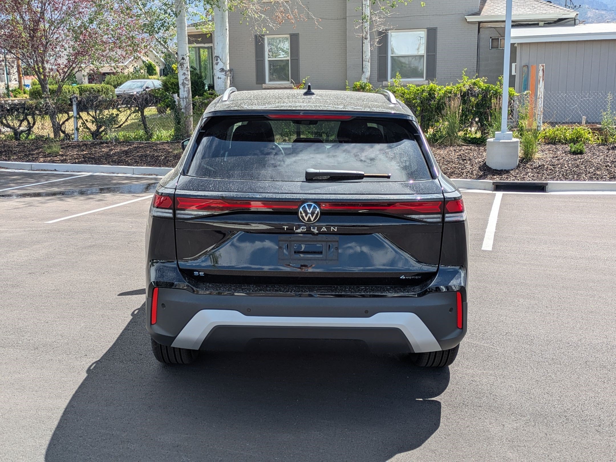 New 2026 Deep Black Pearl Volkswagen SE image 4