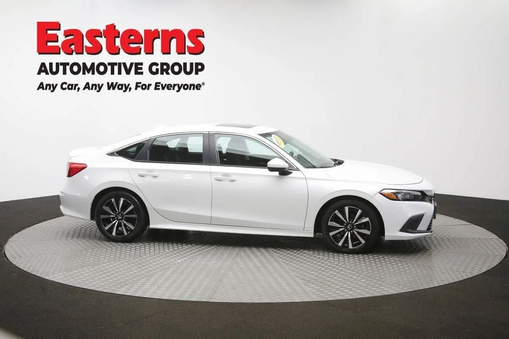 Used 2023 White Honda EX image 48