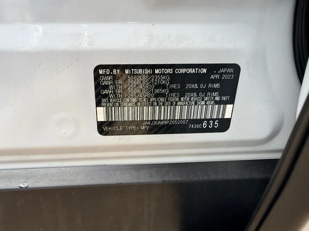 Used 2023  Mitsubishi SE Special Edition image 31