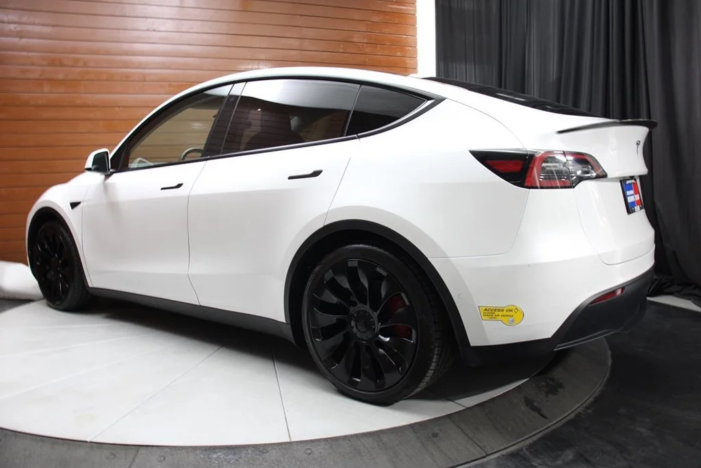Used 2022 Pearl White Multi-Coat Tesla Performance image 8