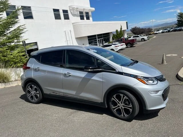 Used 2021 Silver Ice Metallic Chevrolet Premier image 5