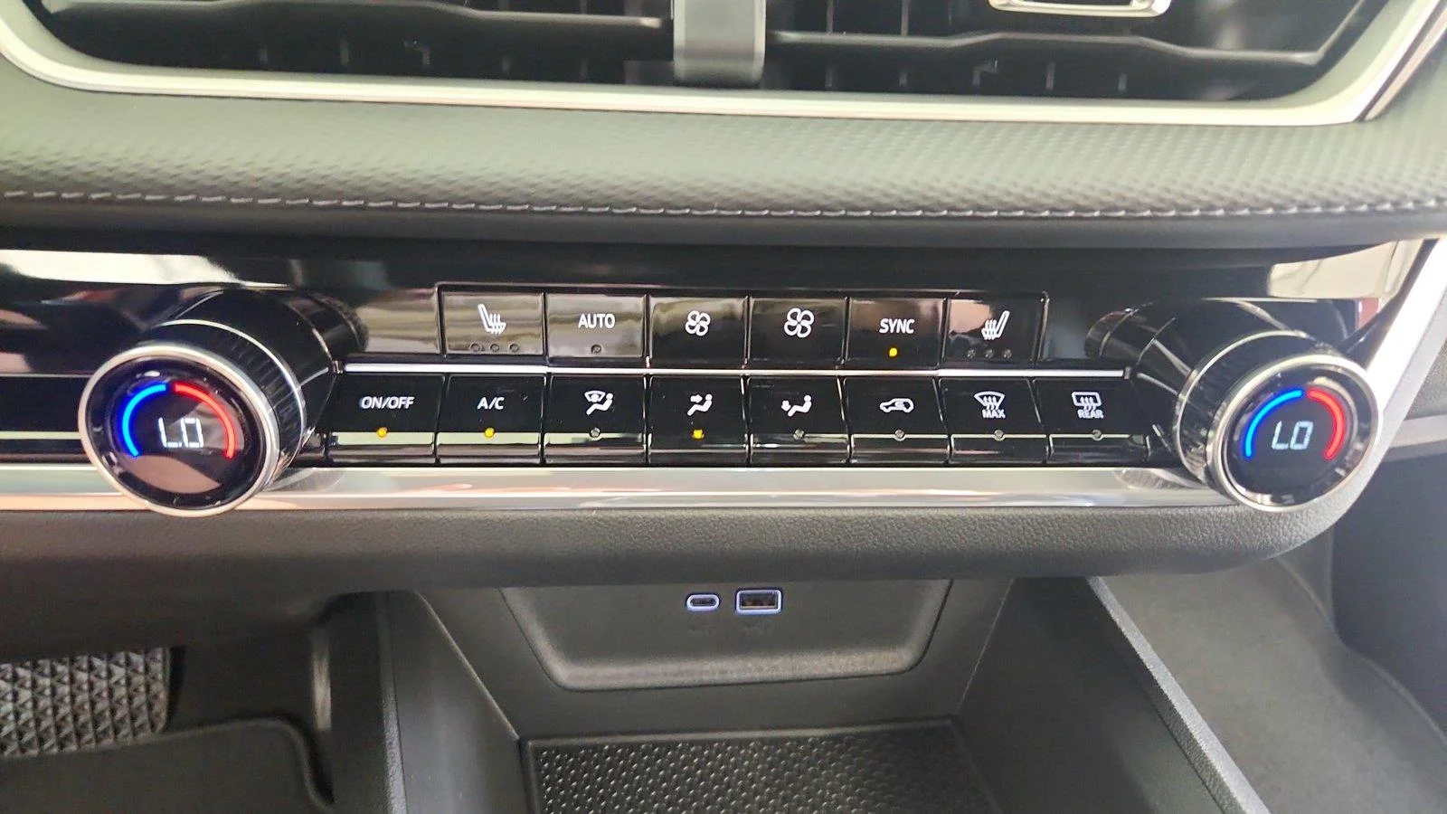 2027 Chevrolet Equinox LT - Photo 22