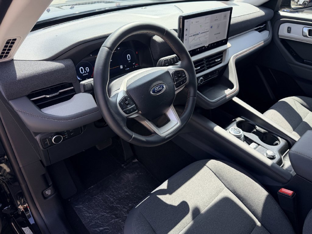 Used 2026 Black Metallic Ford Active image 18