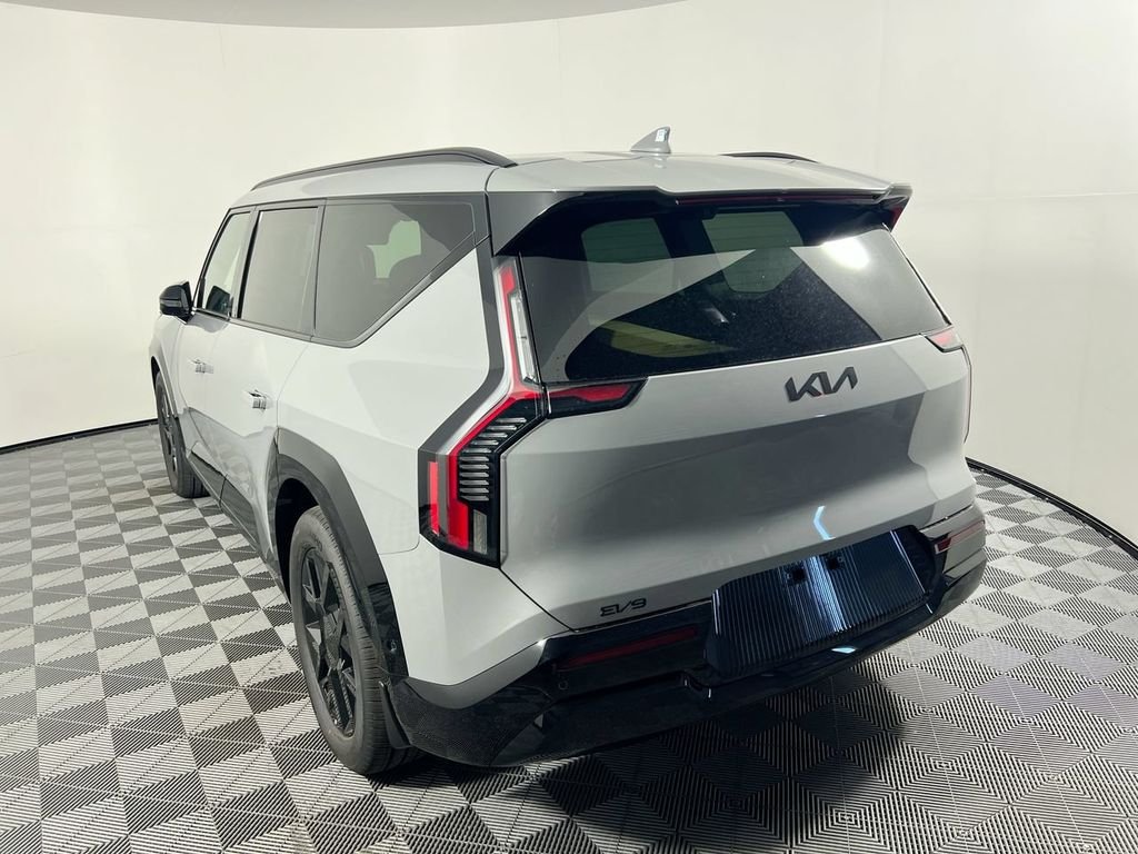 New 2026 Wolf Gray Kia Land AWD image 6