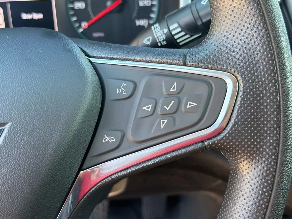 Used 2022 Silver Chevrolet LT image 29