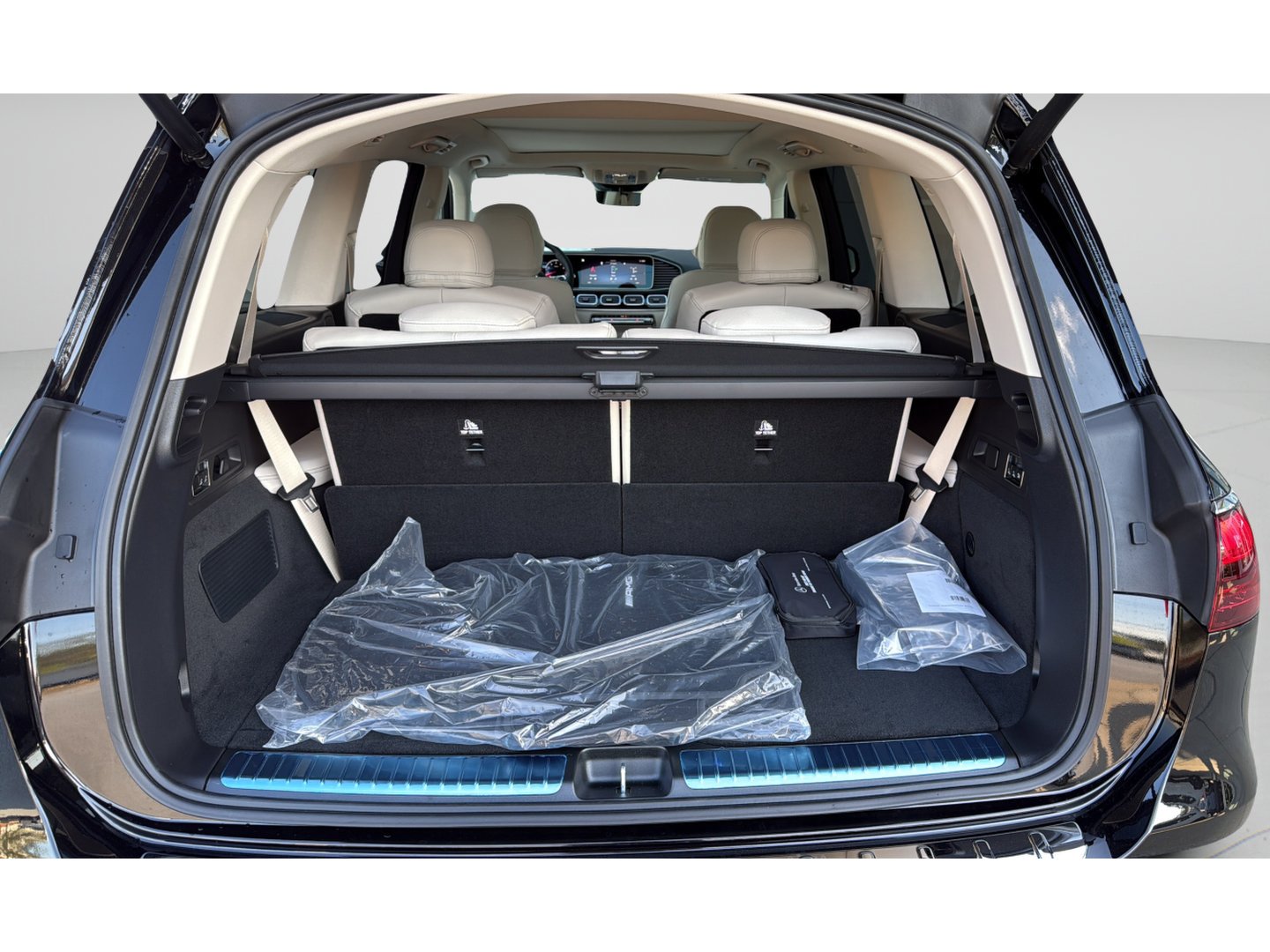 Certified Used 2026 Obsidian Black Metallic Mercedes-Benz GLS 450 image 9