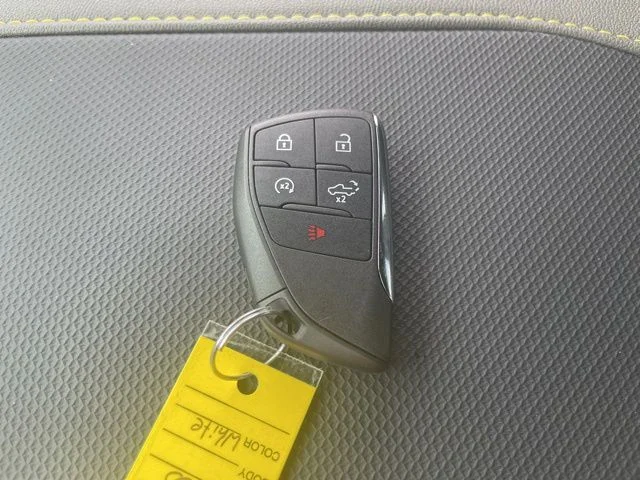 Used 2025 White Chevrolet ZR2 image 33