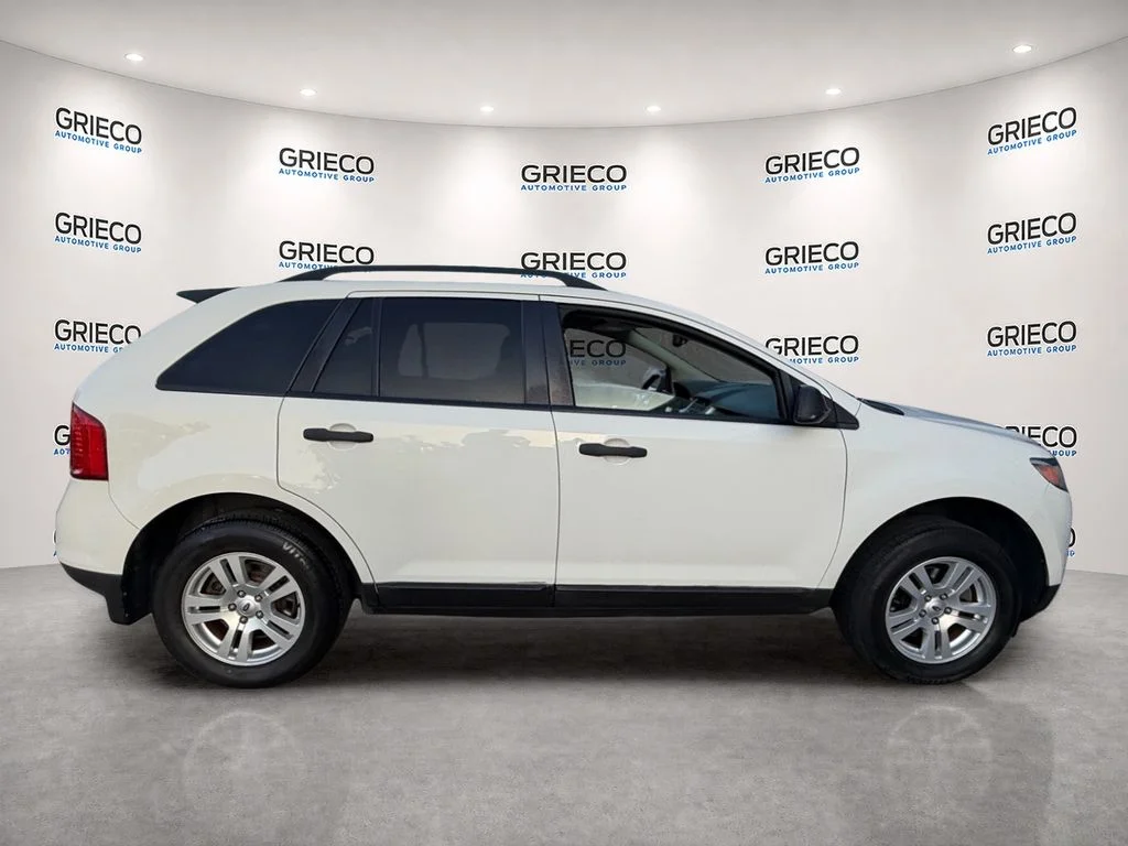 Used 2011 White Suede Ford SE image 8