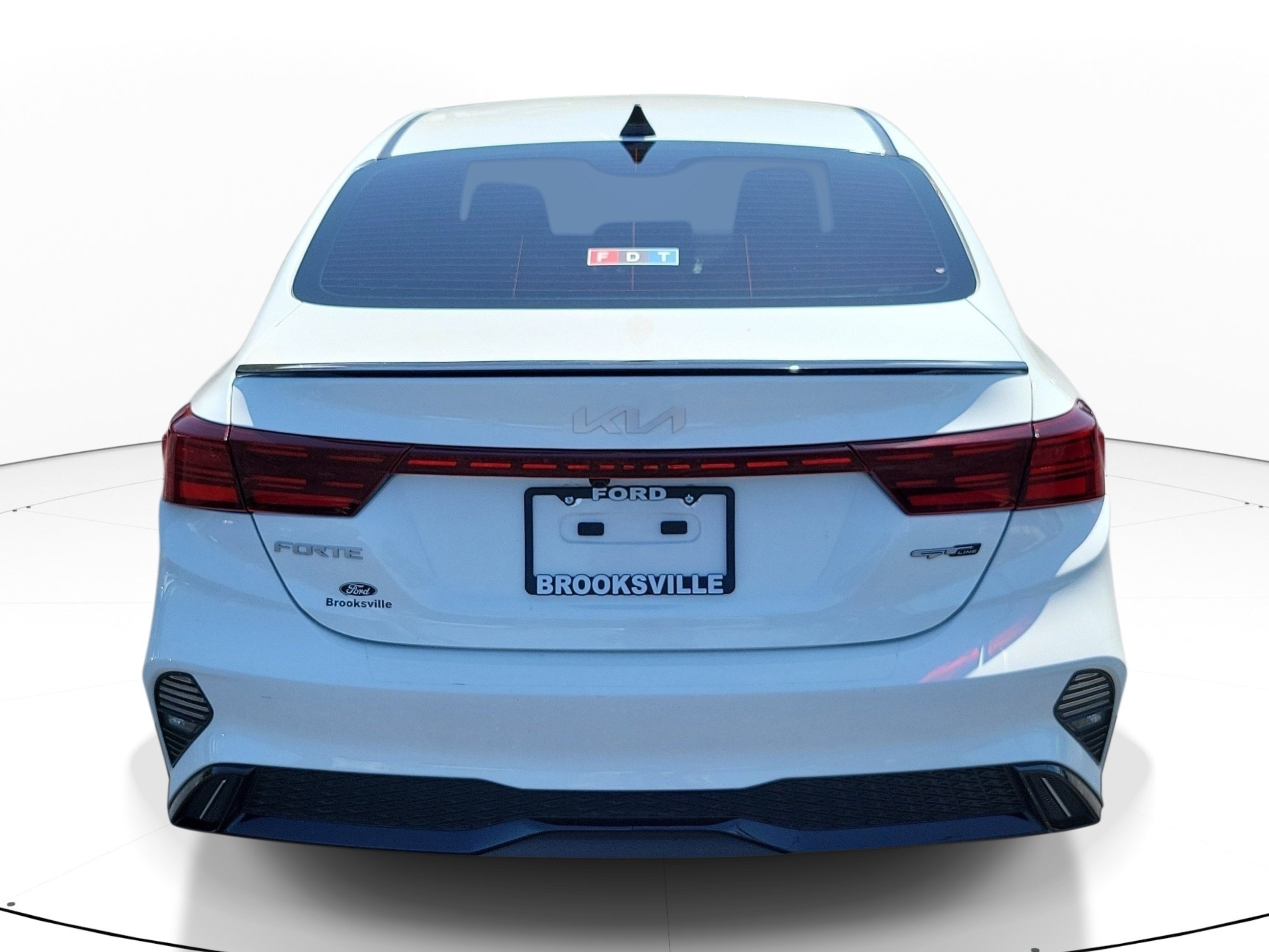 Used 2022 Snow White Pearl Kia GT-Line image 5