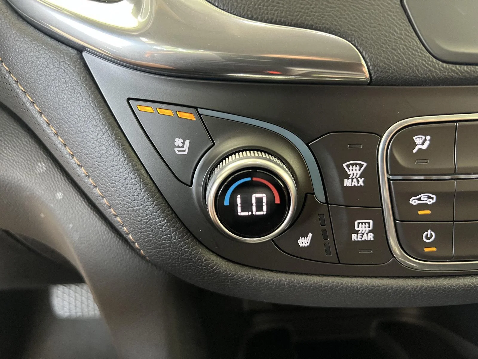 Used 2018 CAJUN RED TINTCOAT Chevrolet Premier image 17