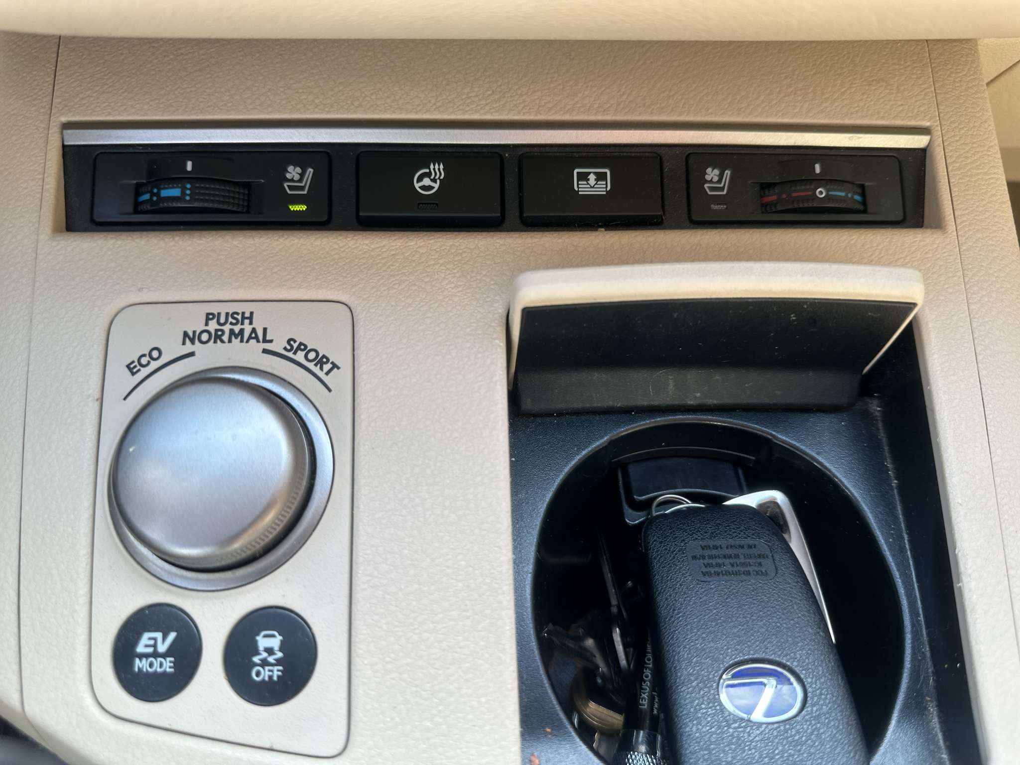 Used 2013 Starfire Pearl Lexus Hybrid image 10
