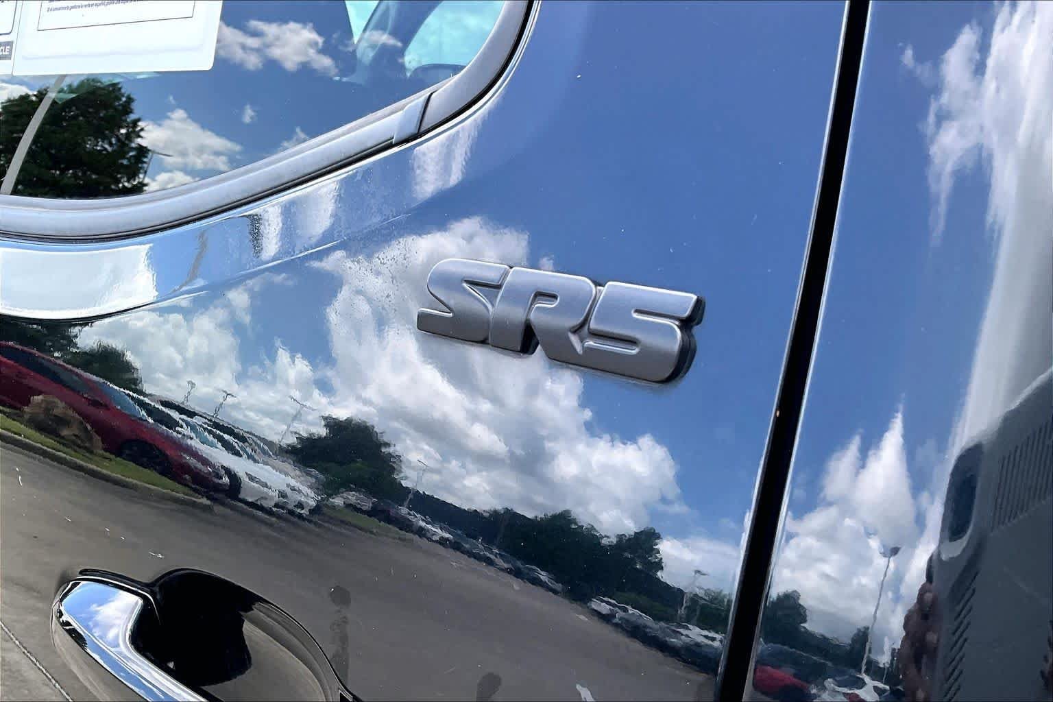 Used 2022 Midnight Black Metallic Toyota SR5 image 9
