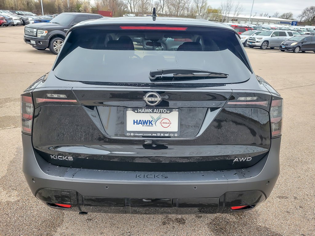 Used 2025 Super Black Nissan SV image 5