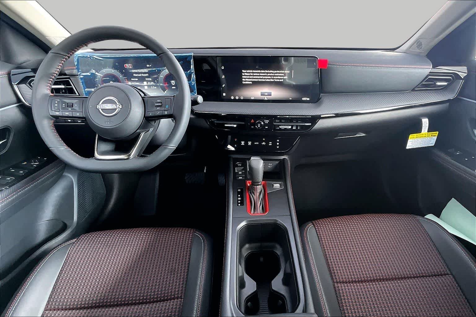 New 2026 Aspen White Tricoat/Super Black Nissan SR image 5