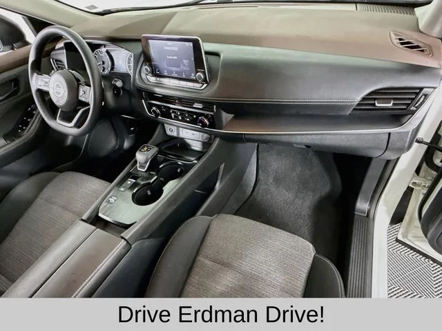 Used 2021 White Nissan S image 25