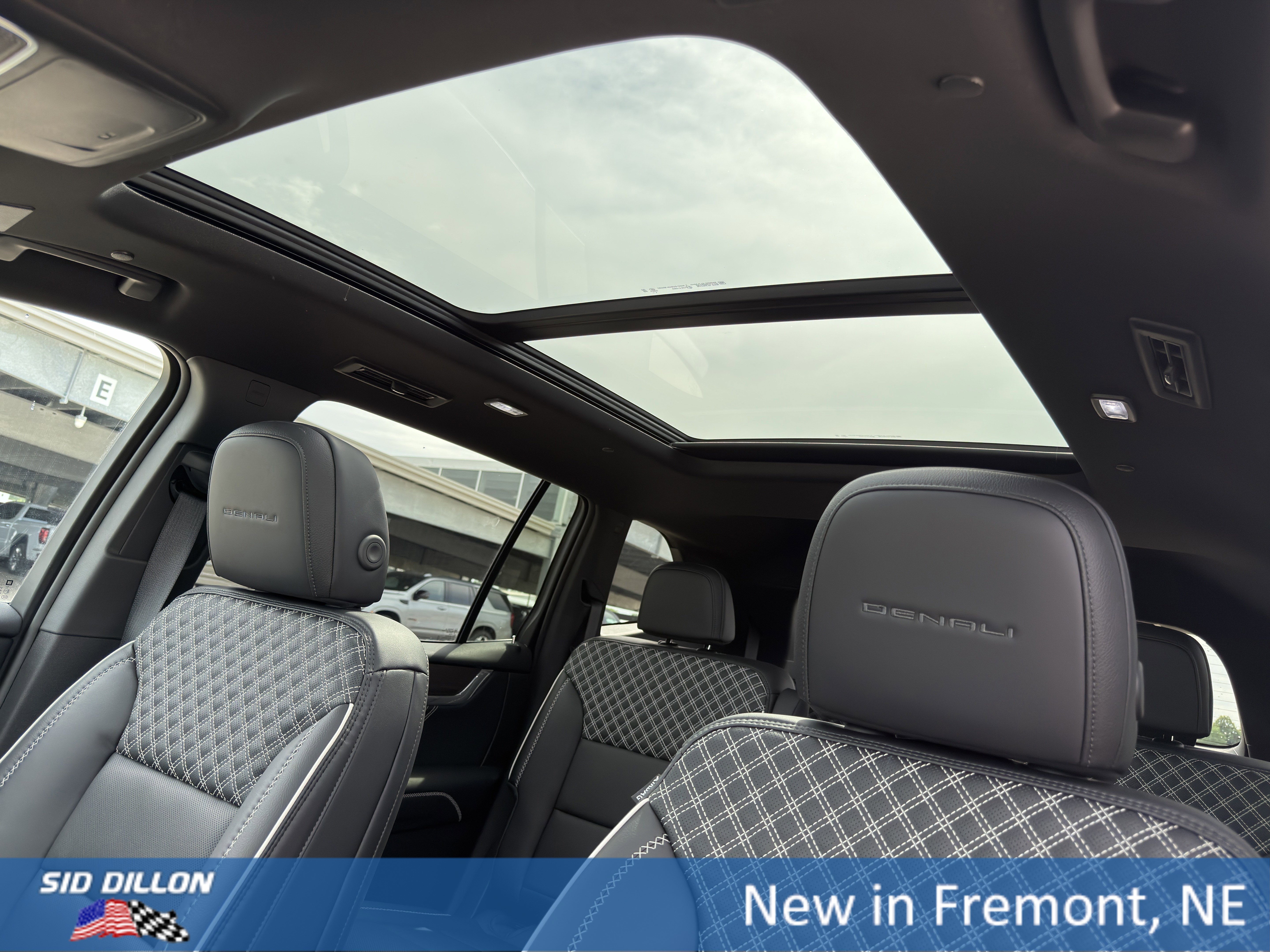 2026 GMC Acadia Denali - Photo 18