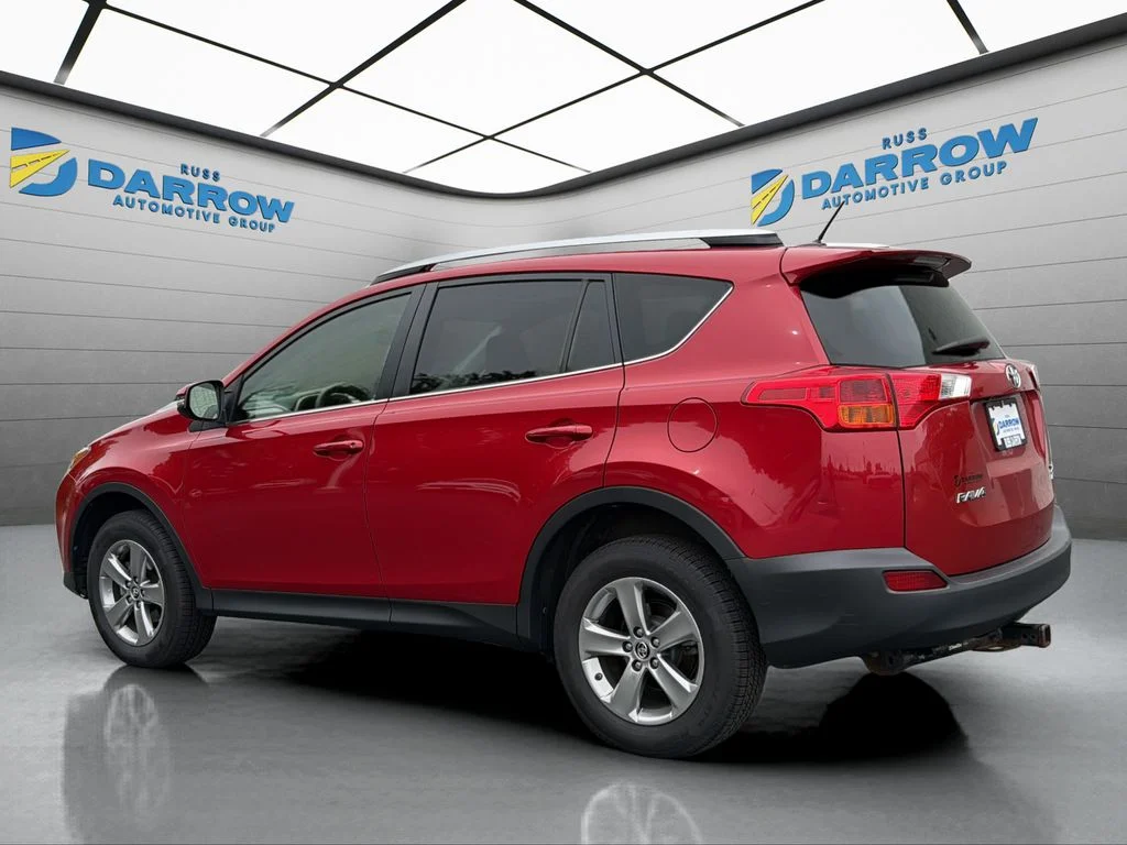Used 2015 Red Toyota XLE image 7