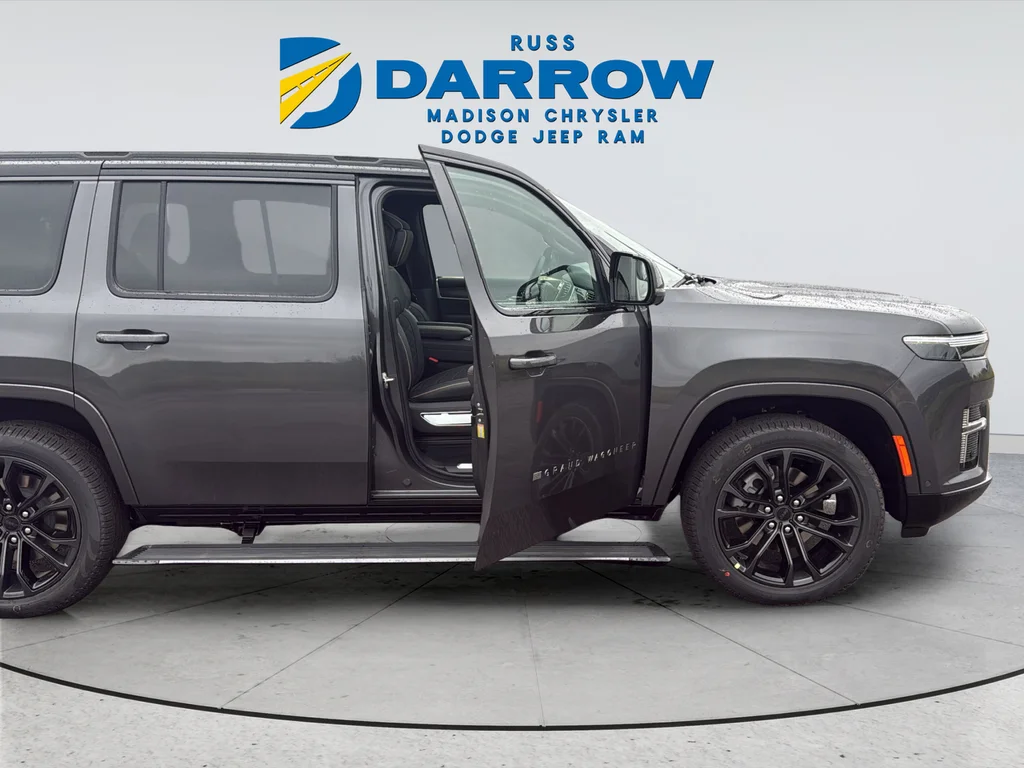 New 2026 Baltic Gray Metallic Clearcoat Jeep Summit Reserve image 9