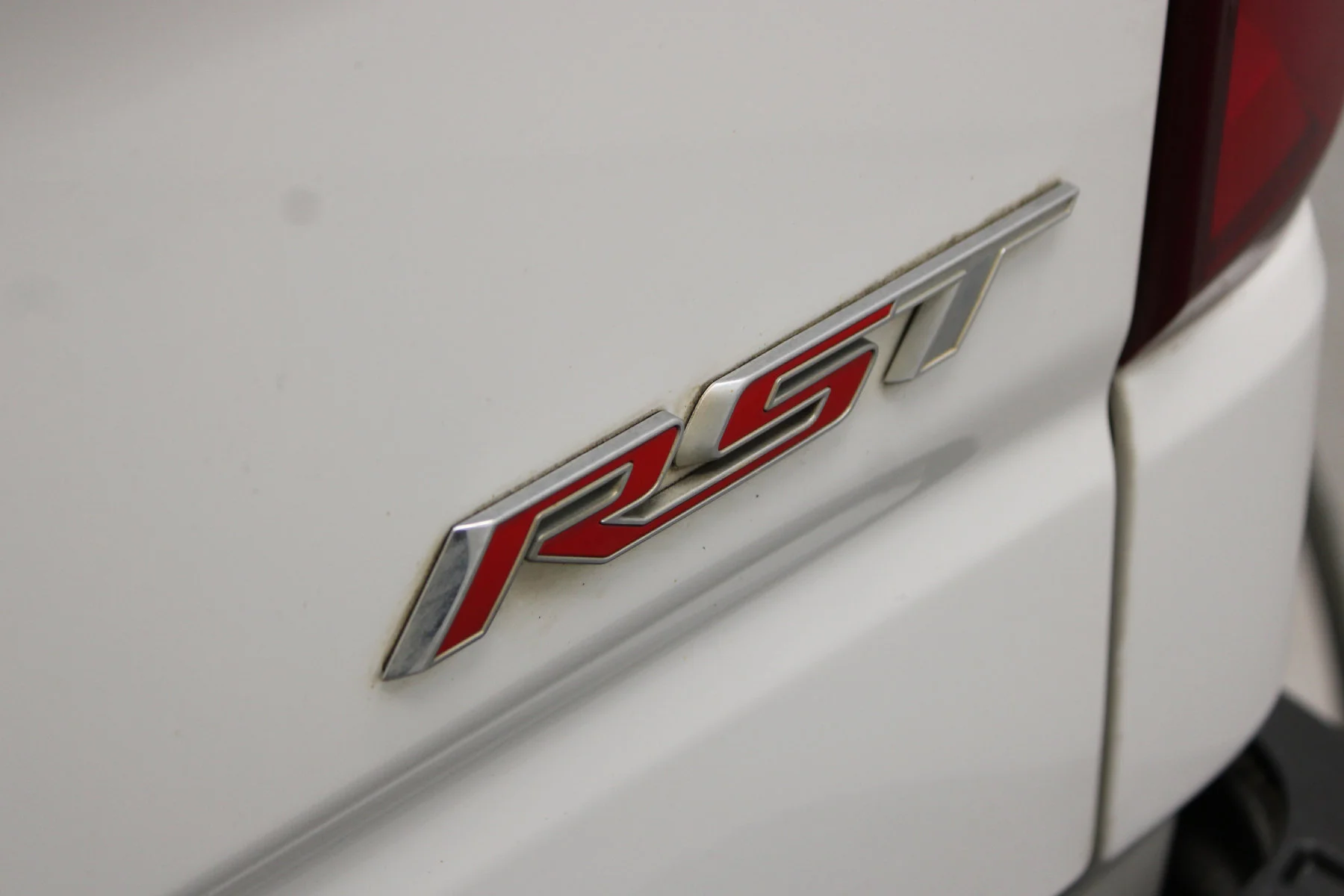 Used 2022 Summit White Chevrolet 4WD Crew Cab 147 RST image 19