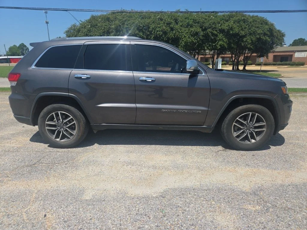 Used 2020 Gray Jeep Limited image 20