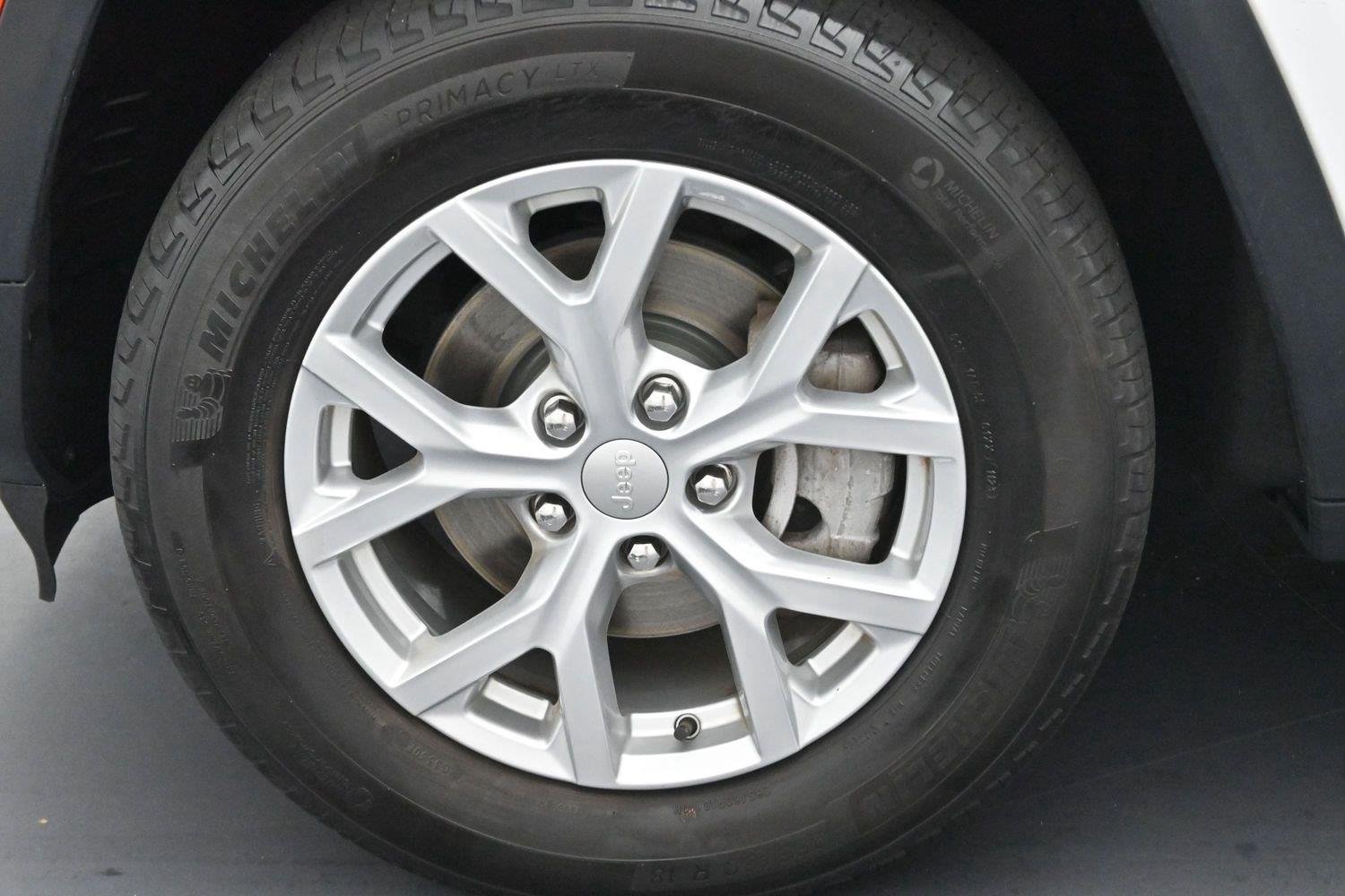 Used 2023 White Jeep Limited image 36