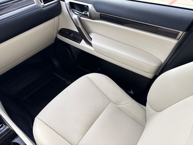 Used 2020 White Lexus 460 image 15