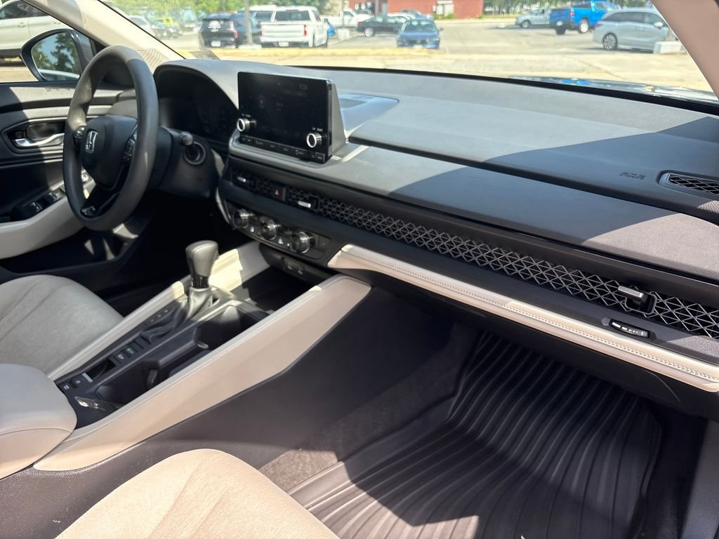 Used 2024 Canyon River Blue Metallic Honda EX image 31