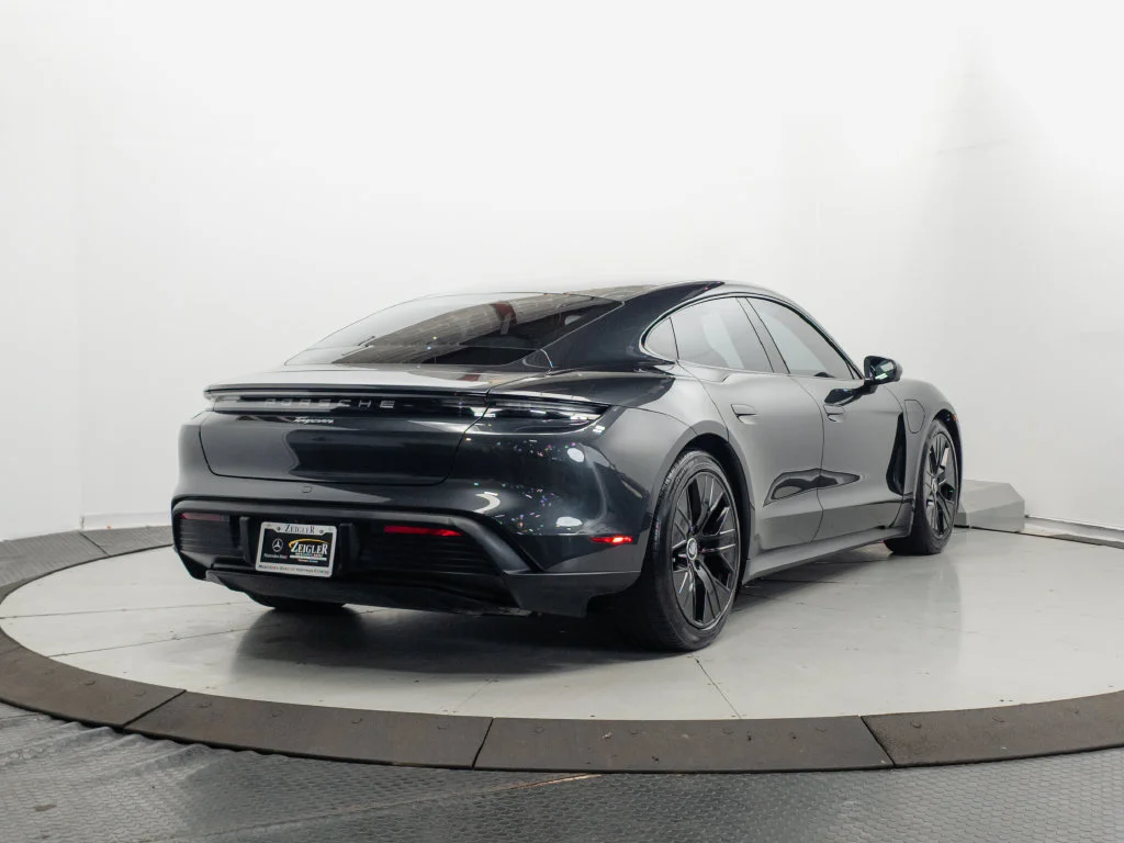 Used 2022 Volcano Grey Metallic Porsche Base image 33
