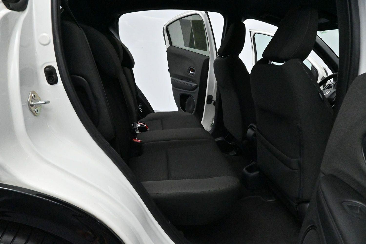 Used 2022 Platinum White Pearl Honda Sport image 27