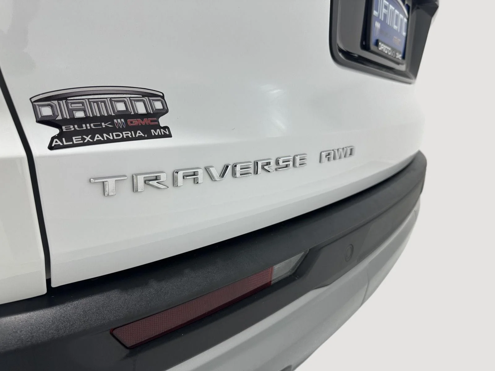 Used 2024 Summit White Chevrolet LT image 29