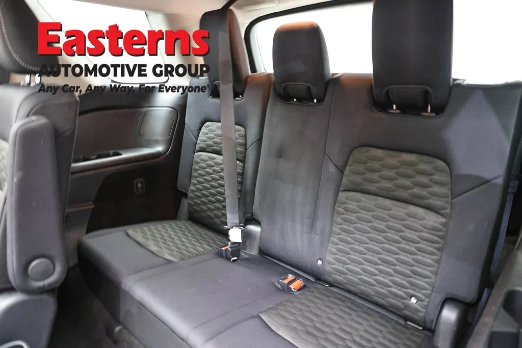 Used 2023 White Nissan SV image 27