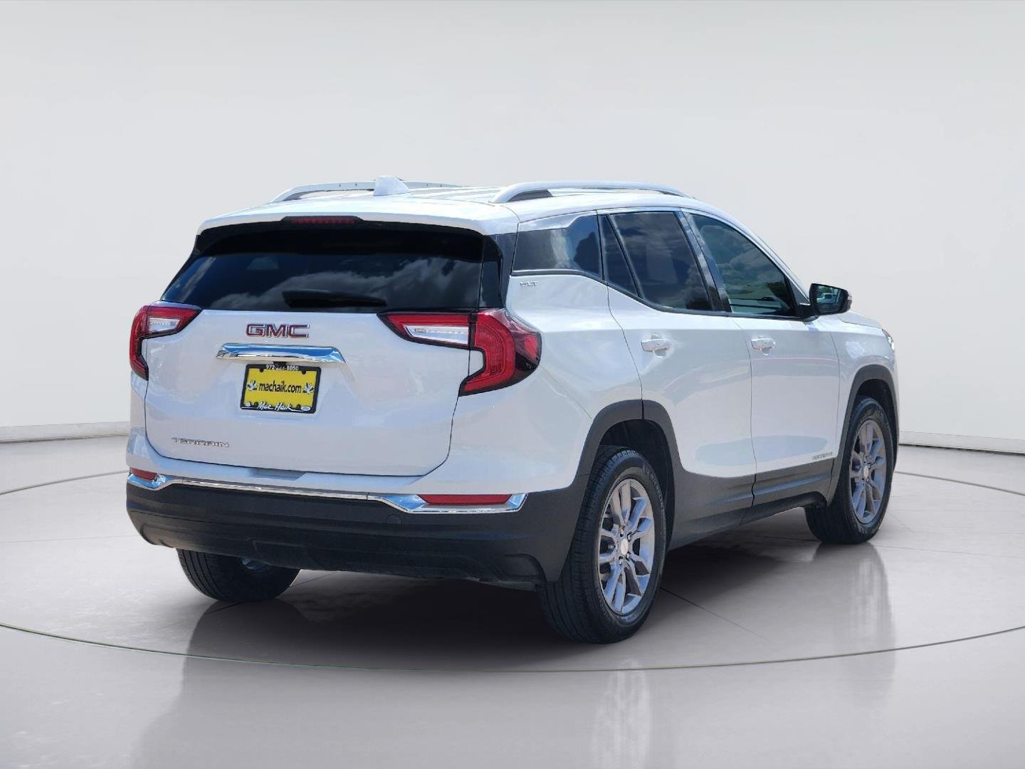 Used 2024 Summit White GMC SLT image 6