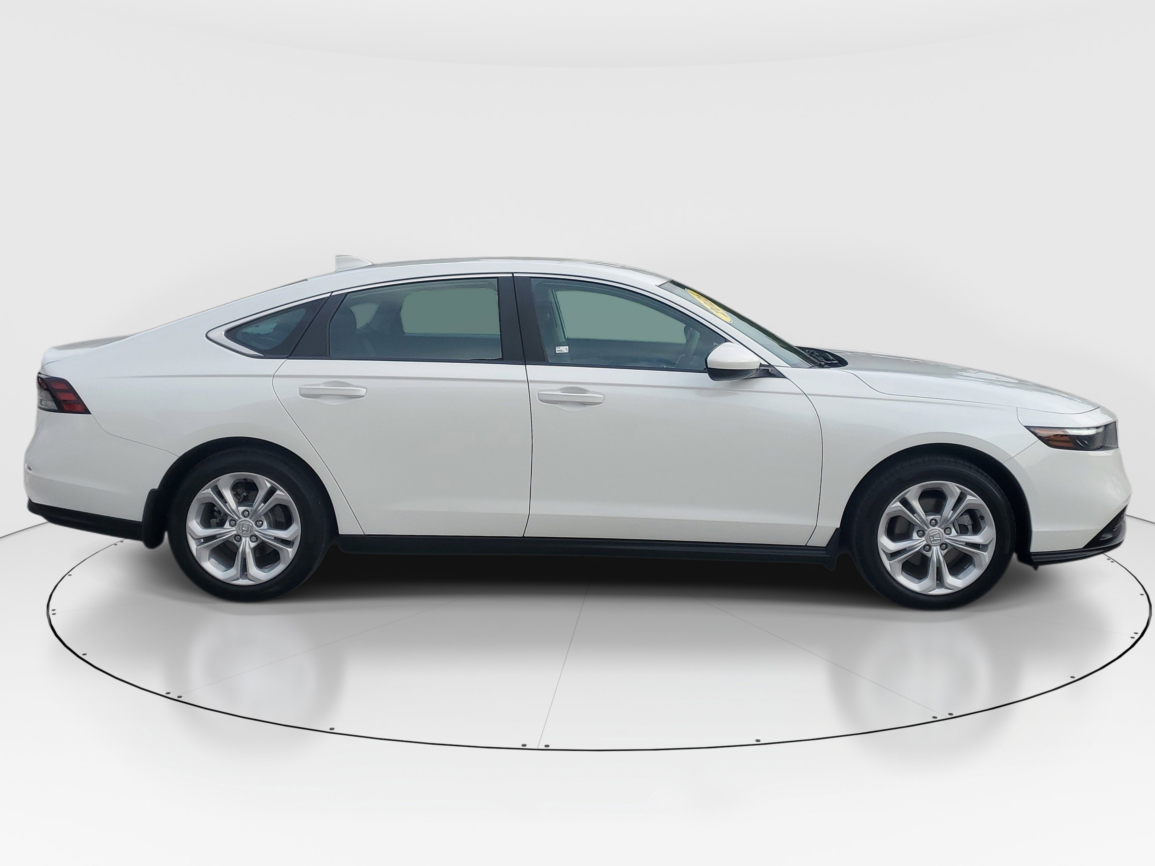 Used 2025 Platinum White Pearl Honda LX image 5