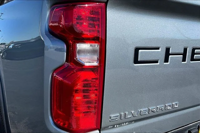 Used 2025 Gray Chevrolet LT image 23
