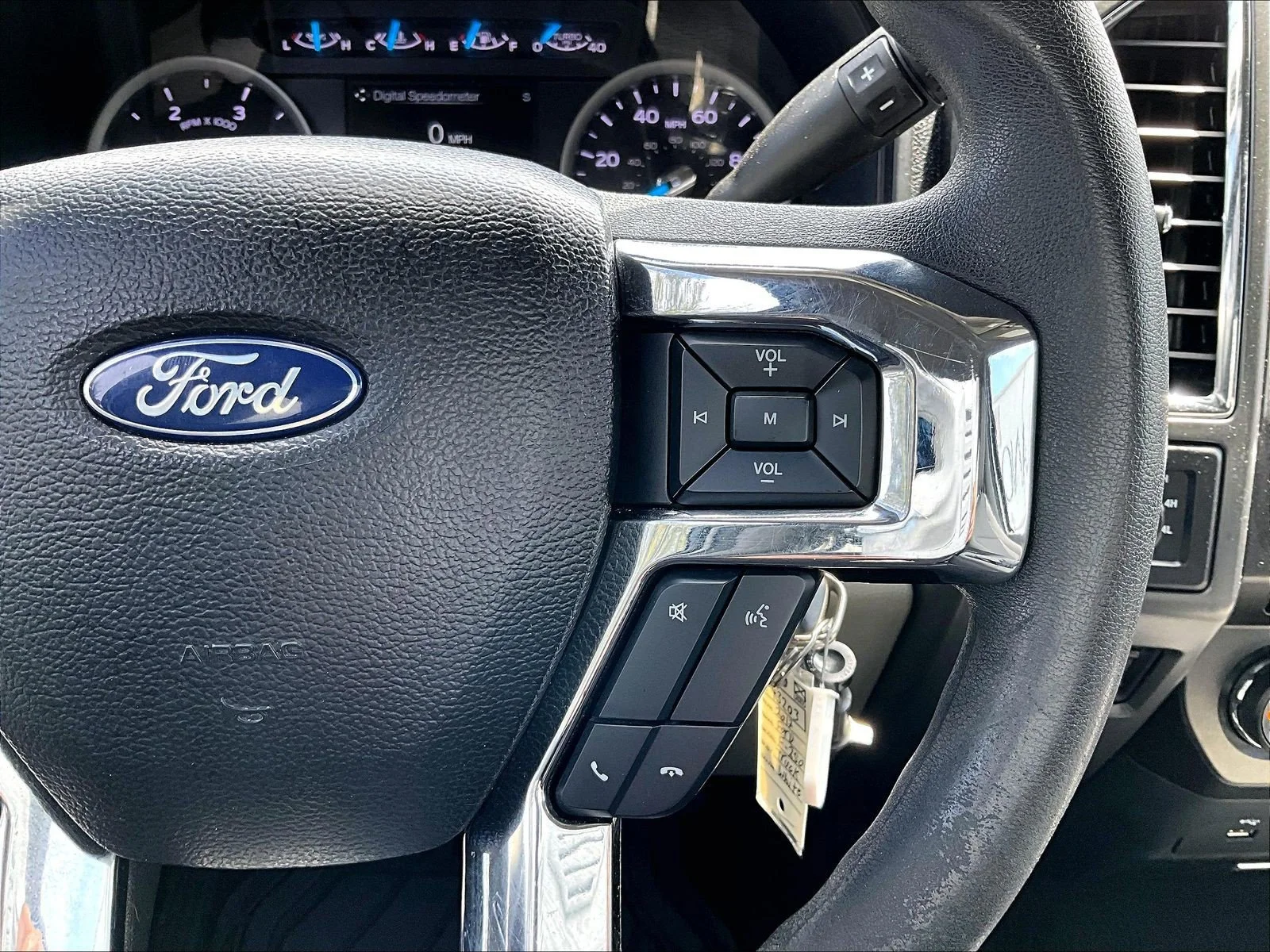 Used 2017 Oxford White Ford XLT image 21