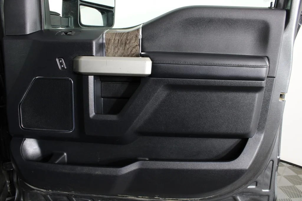 Used 2019 Gray Ford Lariat image 8