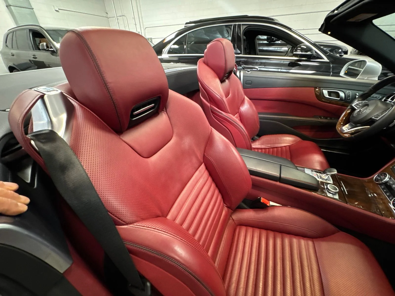 Used 2019 Silver Mercedes-Benz SL 550 image 30