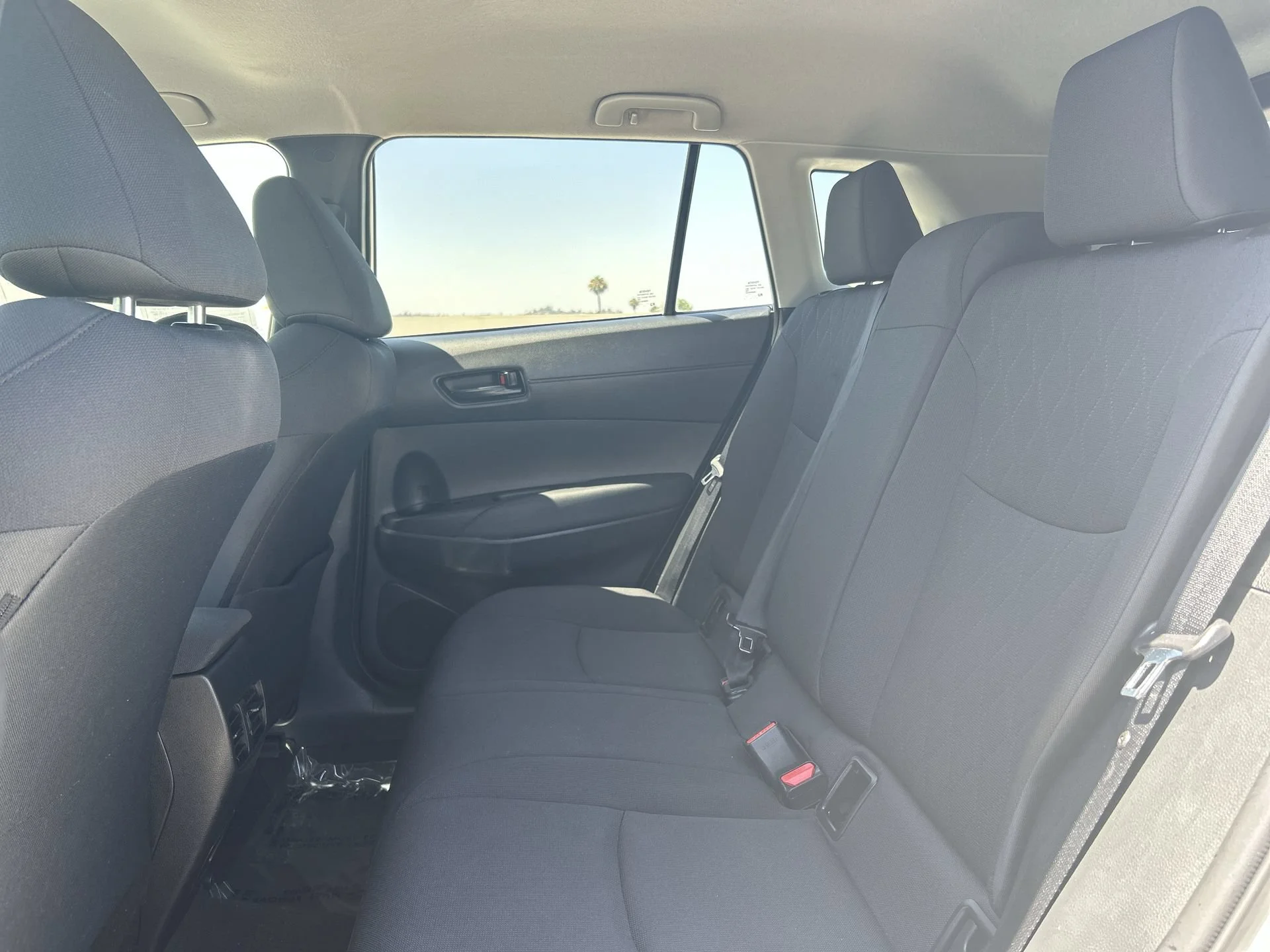 Used 2025 Pearl Toyota LE image 25